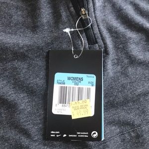 Nike Tops - Women’s Nike Sleeveless Hoodie Nike Tops - Women’s Nike Sleeveless Hoodie